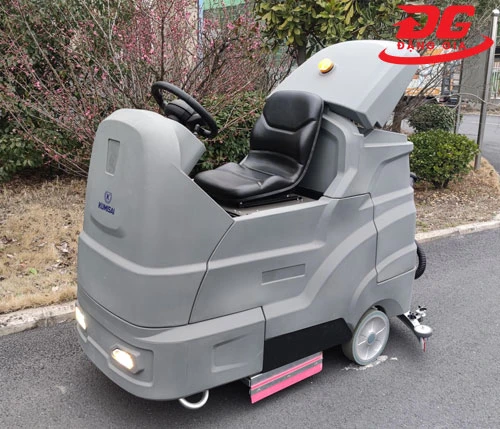 Hình ảnh sản phẩm Máy chà sàn ngồi lái Kumisai KMS 245