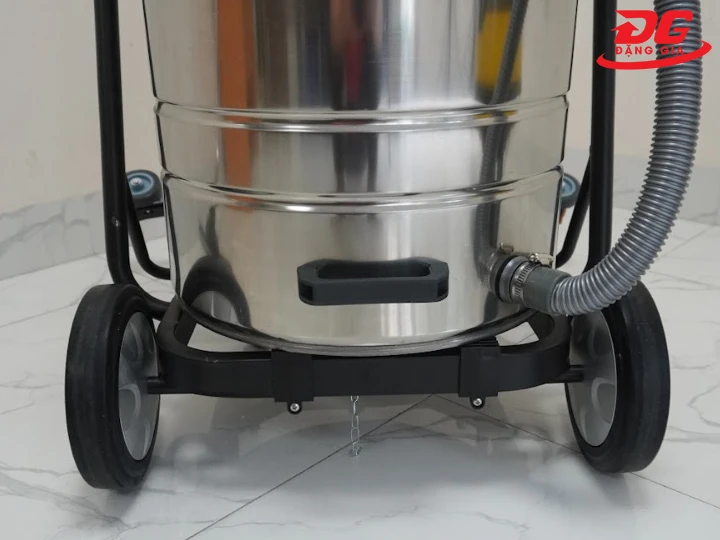 Máy hút bụi nhà xưởng Kumisai 380T dễ dàng di chuyển