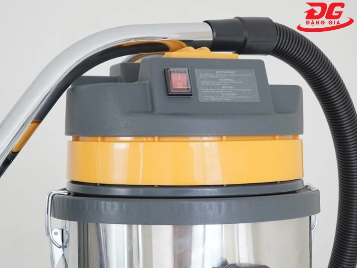 Công tắc bật máy của máy hút bụi Kumisai KMS30