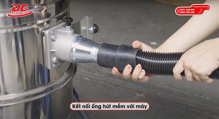 Máy hút bụi công nghiệp 3 pha KMS100 chính hãng