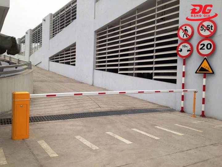 Barie cần thẳng: Cao cấp, Đóng mở nhanh, Ổn định, An toàn