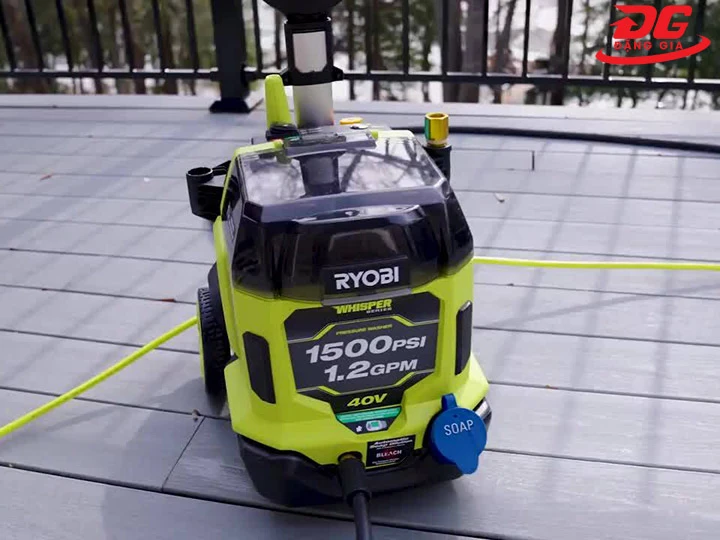 Máy rửa xe Ryobi để nơi khô ráo
