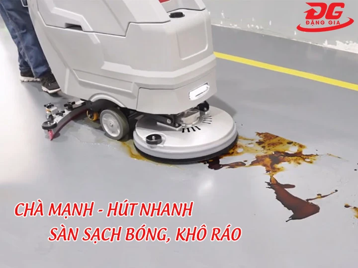 máy chà sàn Kumisai KMS 68B chà hút mạnh