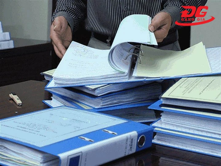 Nộp hồ sơ đăng ký bộ đàm