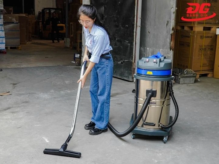 Giá máy hút bụi công nghiệp Kumisai KMS70H HEPA