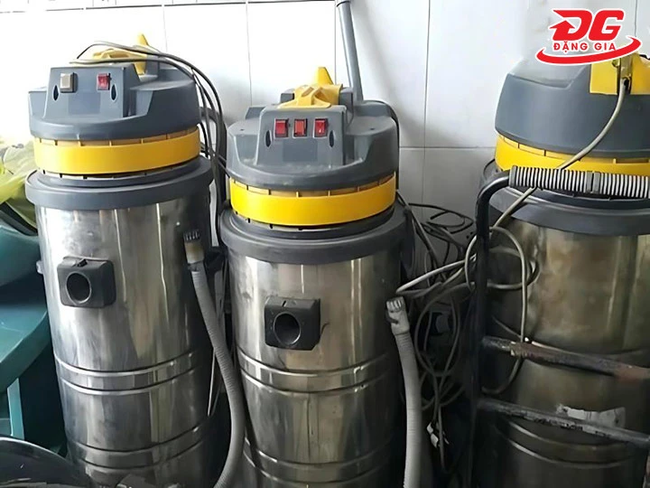  máy phun hút giặt thảm cũ 