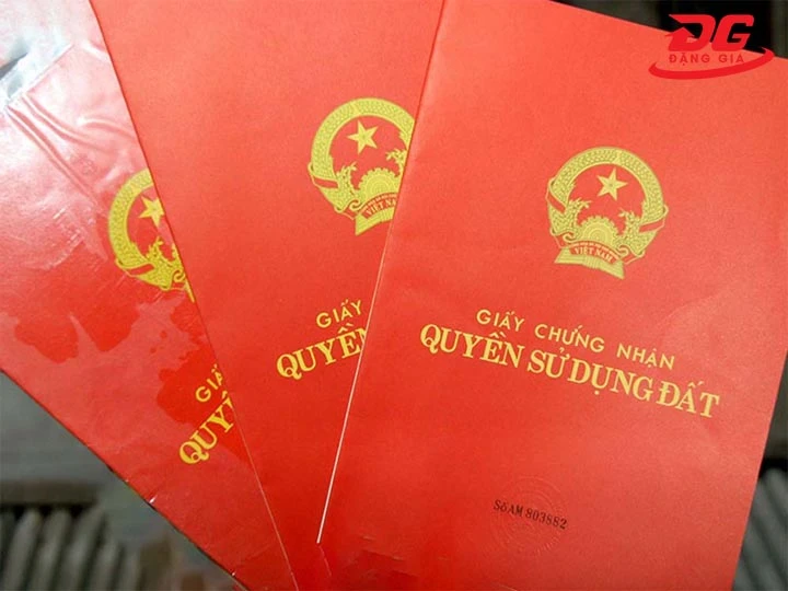 Sổ đỏ ép plastic có sao không