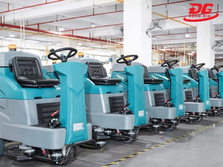 ưu điểm nổi bật của máy lau sàn ngồi lái