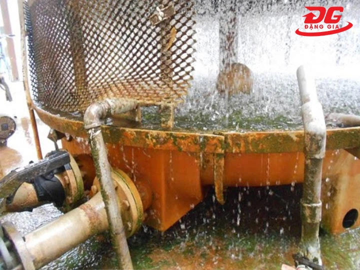 Cáu cặn tháp giải nhiệt