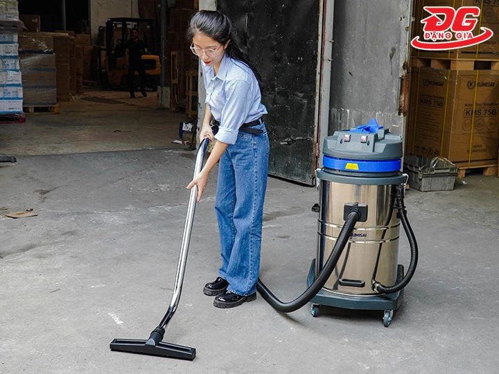 Vận hành máy hút bụi công nghiệp tại Bắc Giang