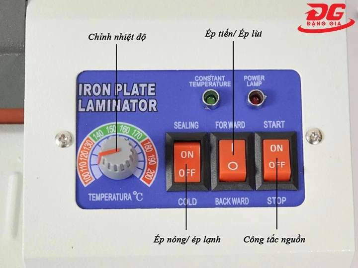 Chỉnh mức nhiệt máy ép plastic YT 320 tương thích với vật liệu ép