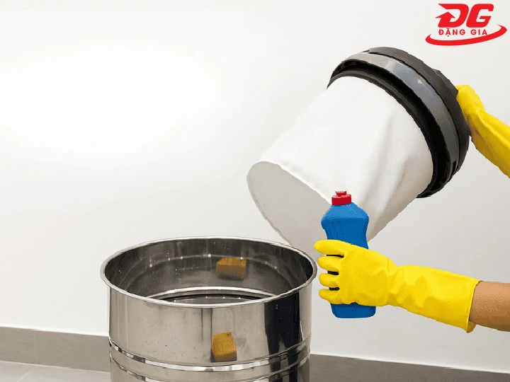 Vệ sinh và bảo quản để máy hút bụi 50 lít bền như mới