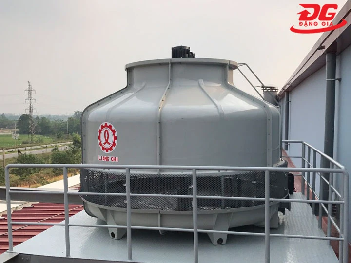 Bố trí tháp giải nhiệt Liang Chi LBC-500RT ở nơi lưu thông gió kém