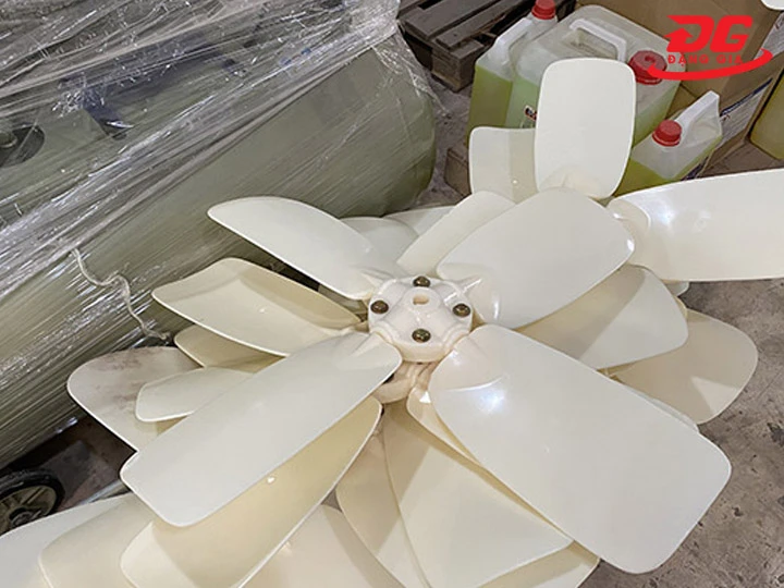 Cánh quạt D930mm Chất liệu cấu thành chọn lọc kỹ càng