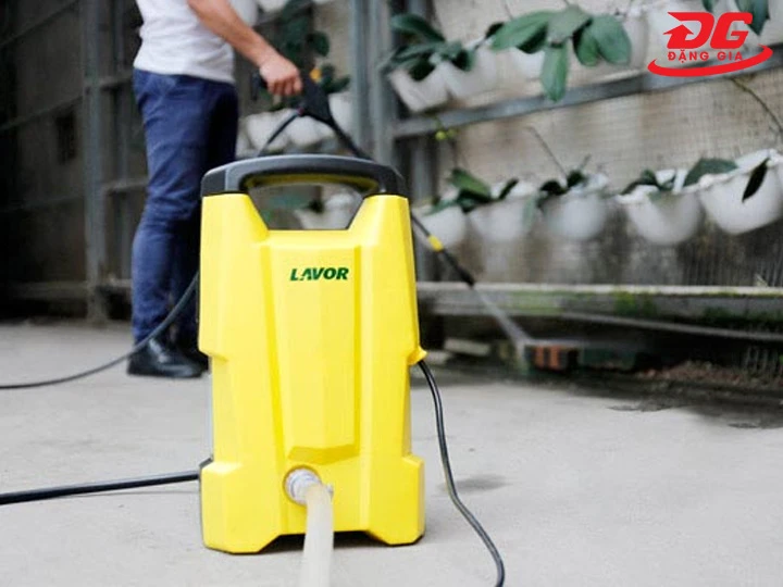 Máy rửa xe Ý Lavor smart 120
