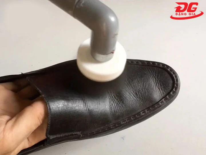 Chạy máy đánh giày tự chế