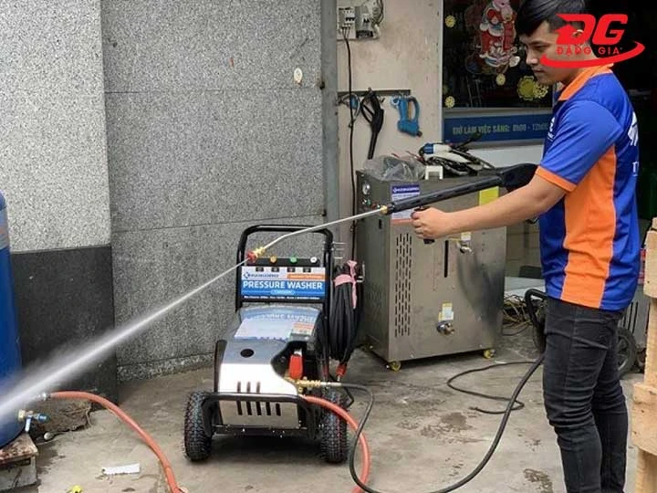 Lưu ý khi vận hành máy xịt rửa xe áp lực cao