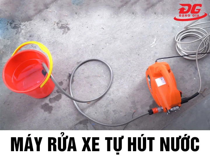 Máy rửa xe tự hút nước