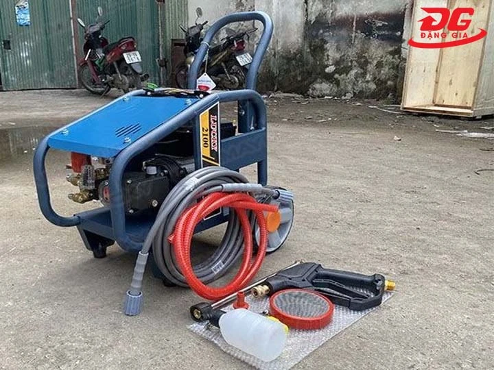 Máy rửa xe mini 2.5kw Lucky 2100