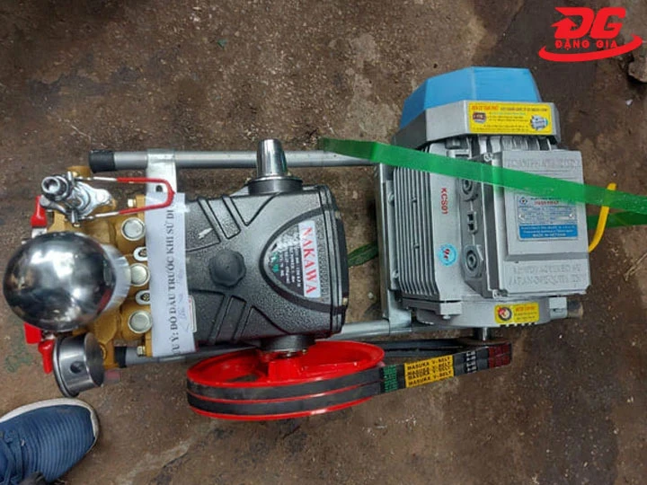 Máy rửa xe đầu rời Nakawa NK 3052
