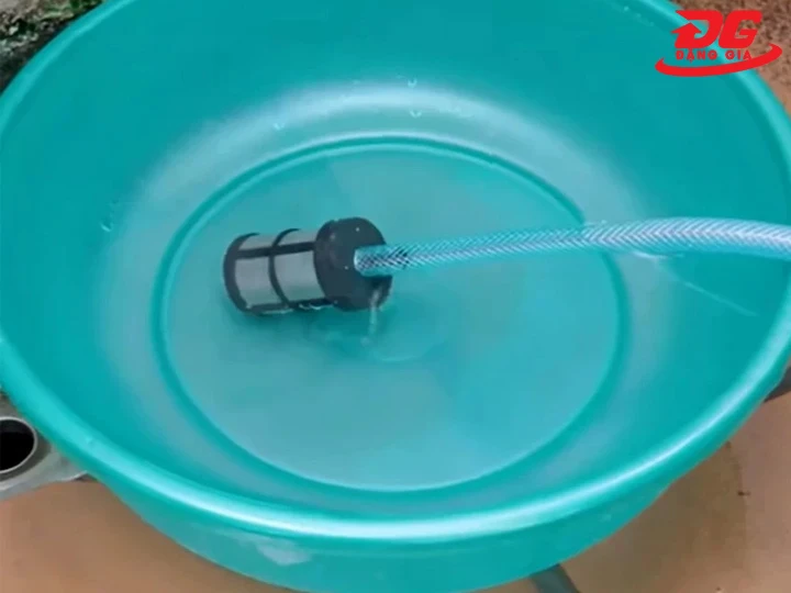  Máy rửa xe tốn nước