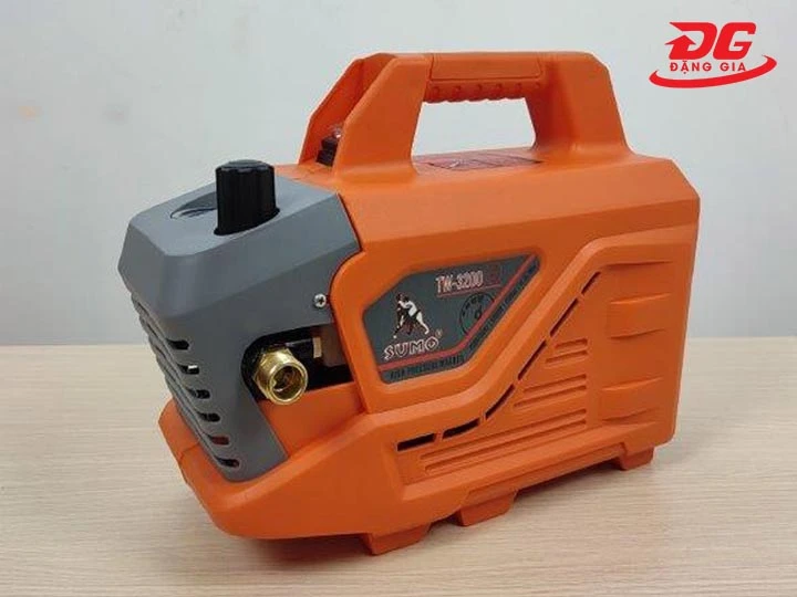 máy rửa xe Sumo
