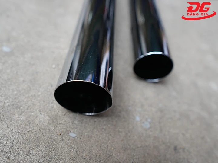 Đường kính ống dẫn hướng inox máy hút bụi 15L