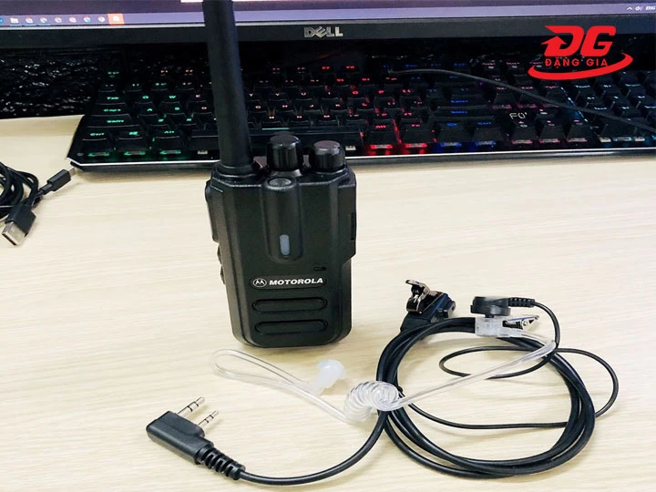 Bộ đàm cầm tay mini Motorola CP550