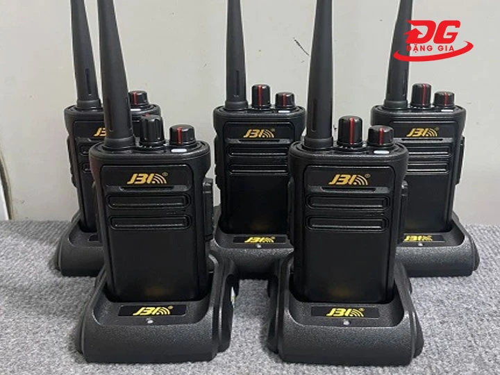 Top 7 bộ đàm 7km: Gọn nhẹ, truyền tín hiệu tốt, nghe rõ