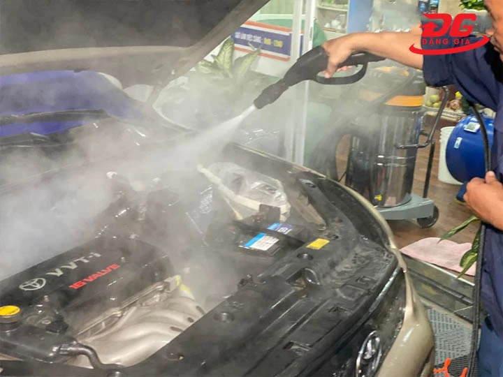 sửa dụng máy rửa xe hơi nước nóng Kumisai KMS1090C