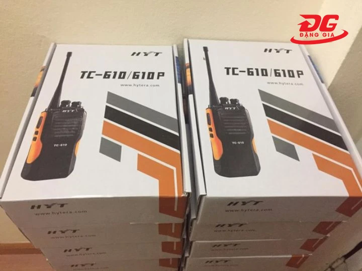 Giá bộ đàm cầm tay HYT TC-610P và địa chỉ mua uy tín