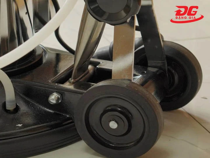 sử dụng Máy chà sàn Kungfu Clean BD1A