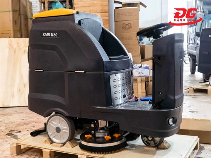 máy chà sàn ngồi lái Kumisai KMS-K80