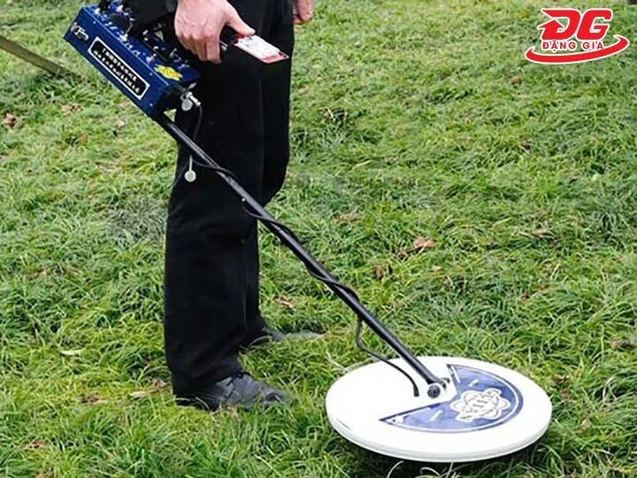 Sử dụng máy dò kim loại TM-89 đúng cách