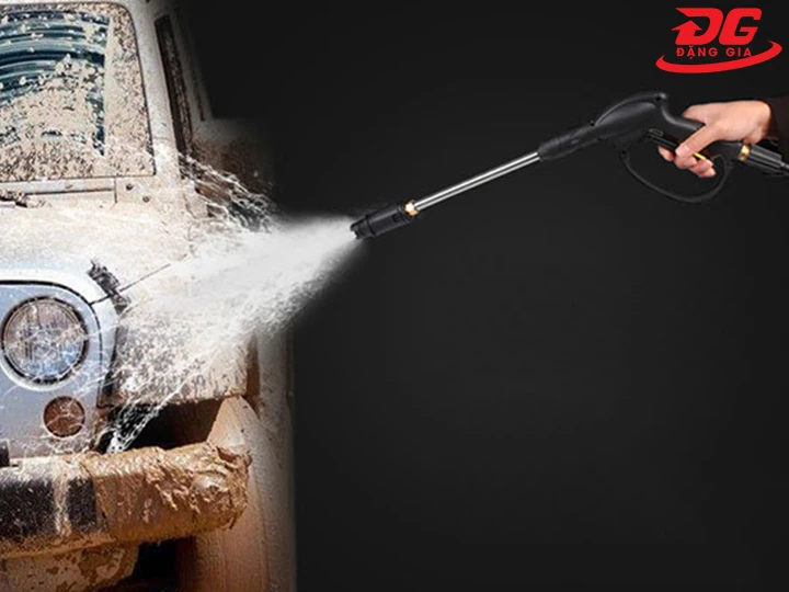 tia nước xịt mạnh