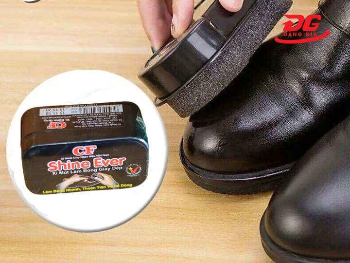Cách dùng xi mút đánh bóng giày Shine Ever chuẩn thợ