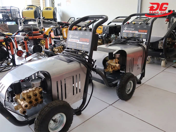 máy rửa xe Trung Quốc sẵn kho