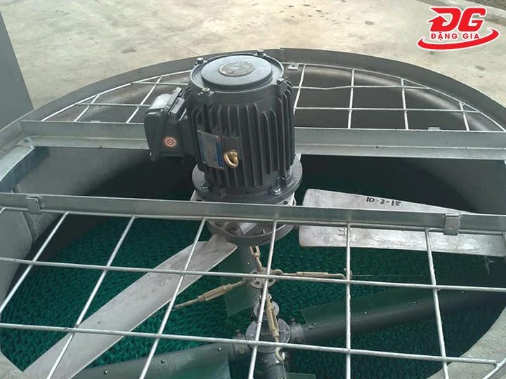 Quạt và động cơ của Liang Chi LBC-25RT