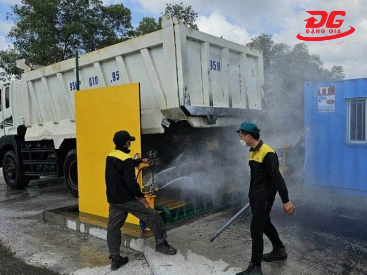 Máy phun rửa xe công trình GO GO