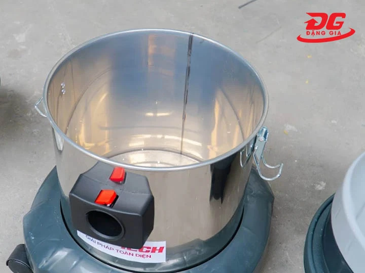 Dung tích máy 15L khá lớn