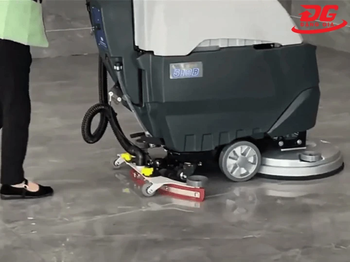 sửa máy chà sàn hỏng cần gạt