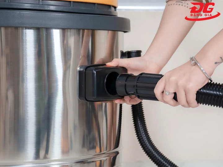 Lắp đặt vào máy hút bụi nhanh