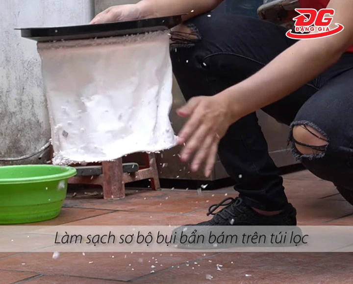 vệ sinh máy hút bụi
