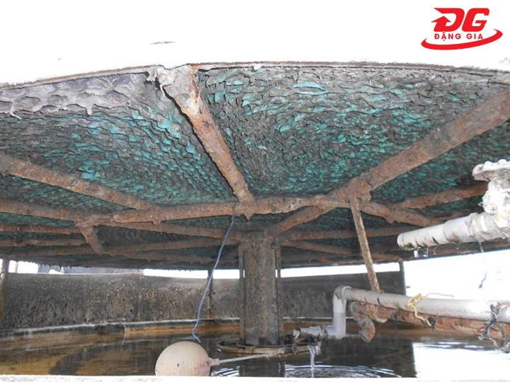 cáu cặn trong tháp giải nhiệt làm giảm hiệu quả
