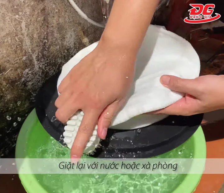 Giặt túi lọc bụi của máy hút bụi công nghiệp