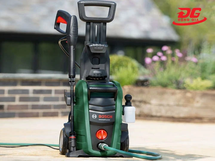 máy rửa xe Bosch nhỏ gọn