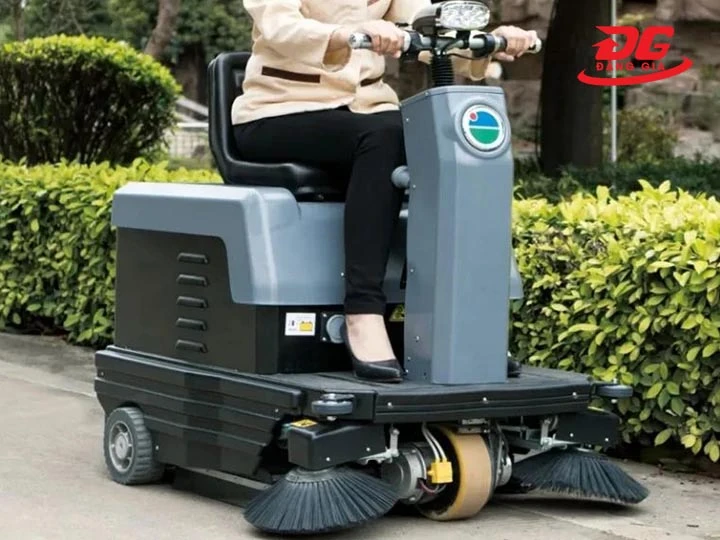 ứng dụng xe quét rác Kumisai KMS-82 (Mini)