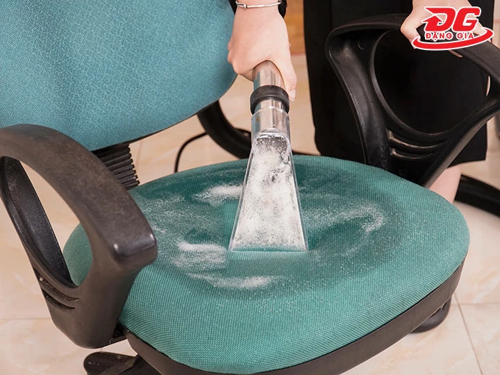 sử dụng Supper Clean LC-802SC giặt ghế
