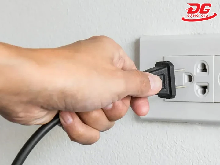 cắm điện cho máy lọc không khí Kumisai KMS-D60