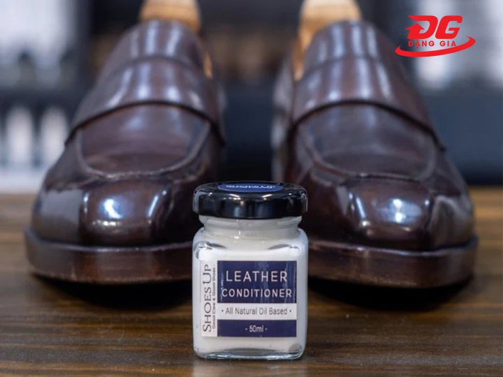 Giày da lộn hoặc Nubuck